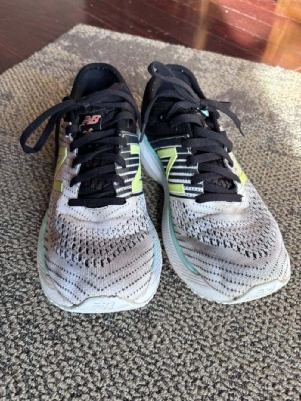 New Balance 860 - women's size 7.5
